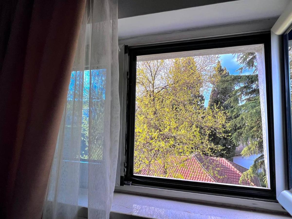 Hotel Ambasador Подгорица Екстериор снимка