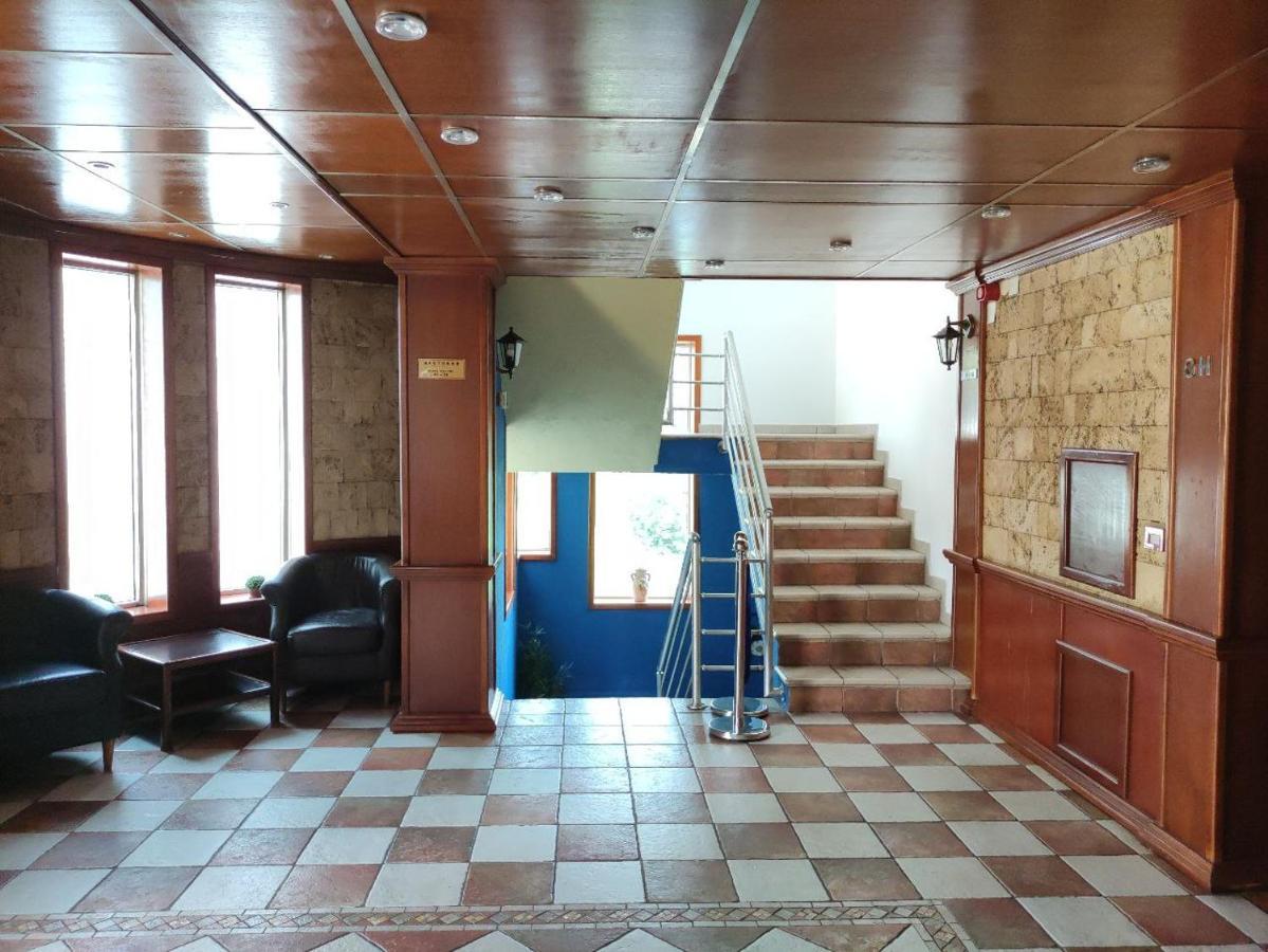 Hotel Ambasador Подгорица Екстериор снимка