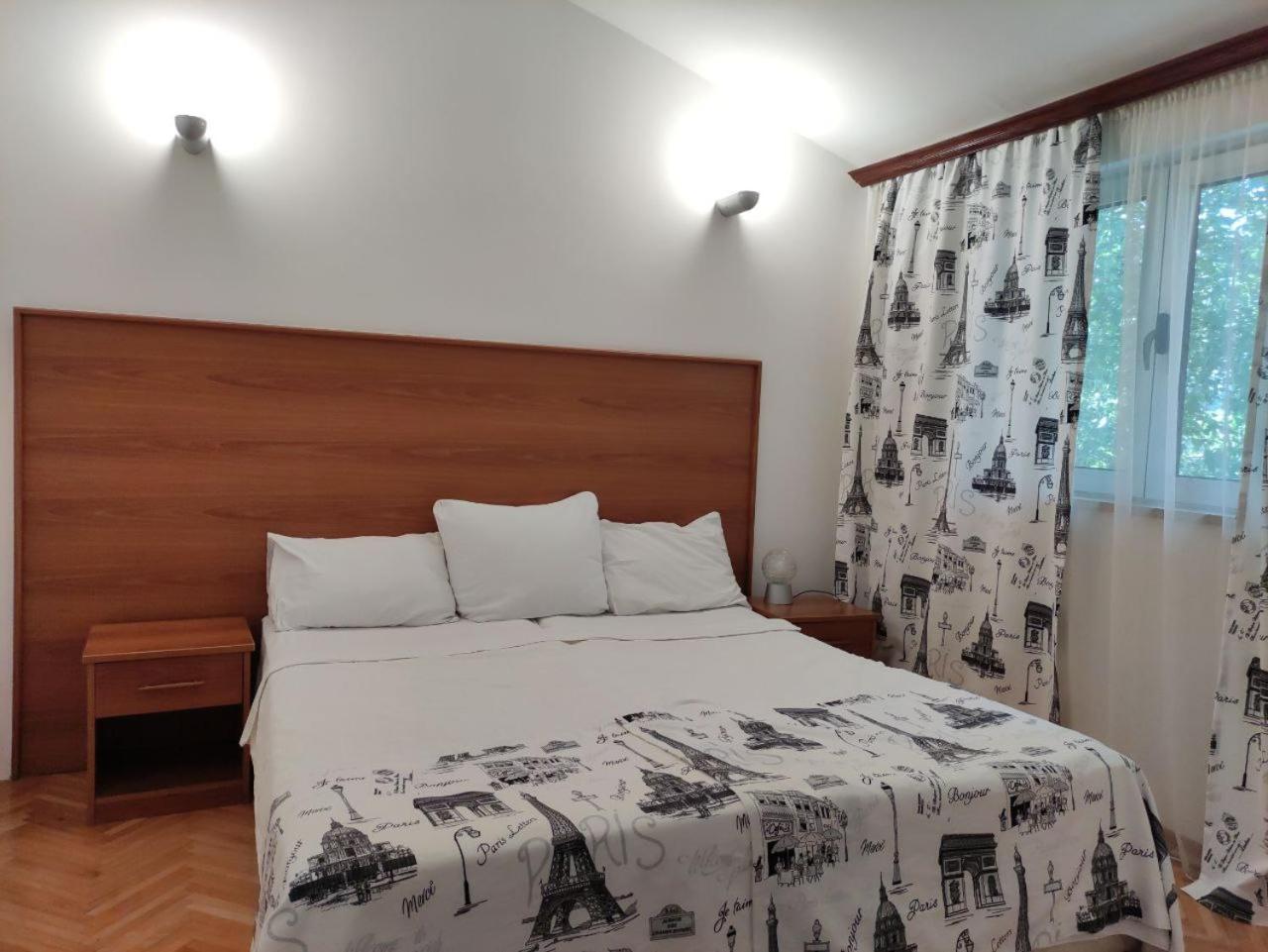 Hotel Ambasador Подгорица Екстериор снимка