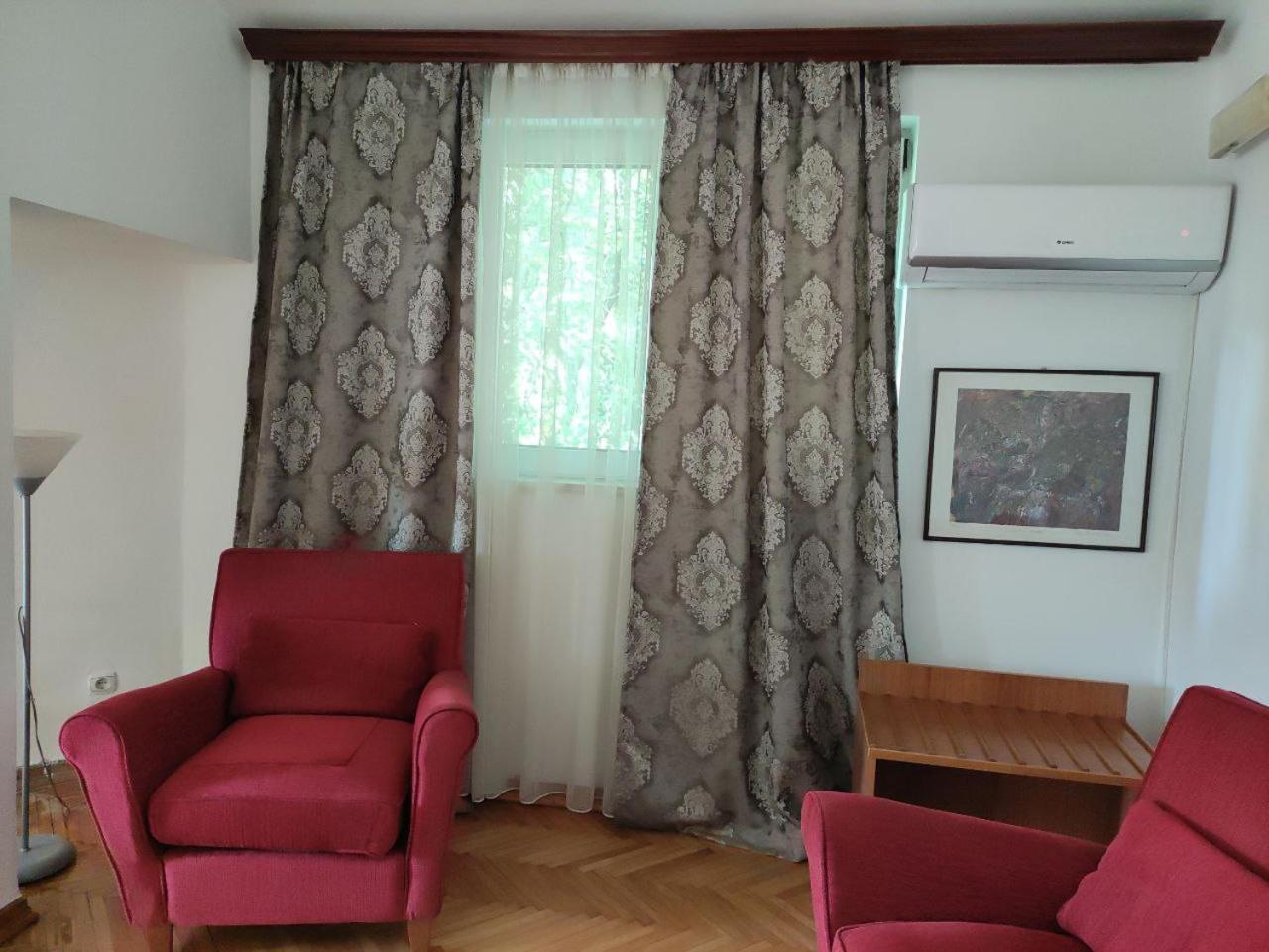Hotel Ambasador Подгорица Екстериор снимка
