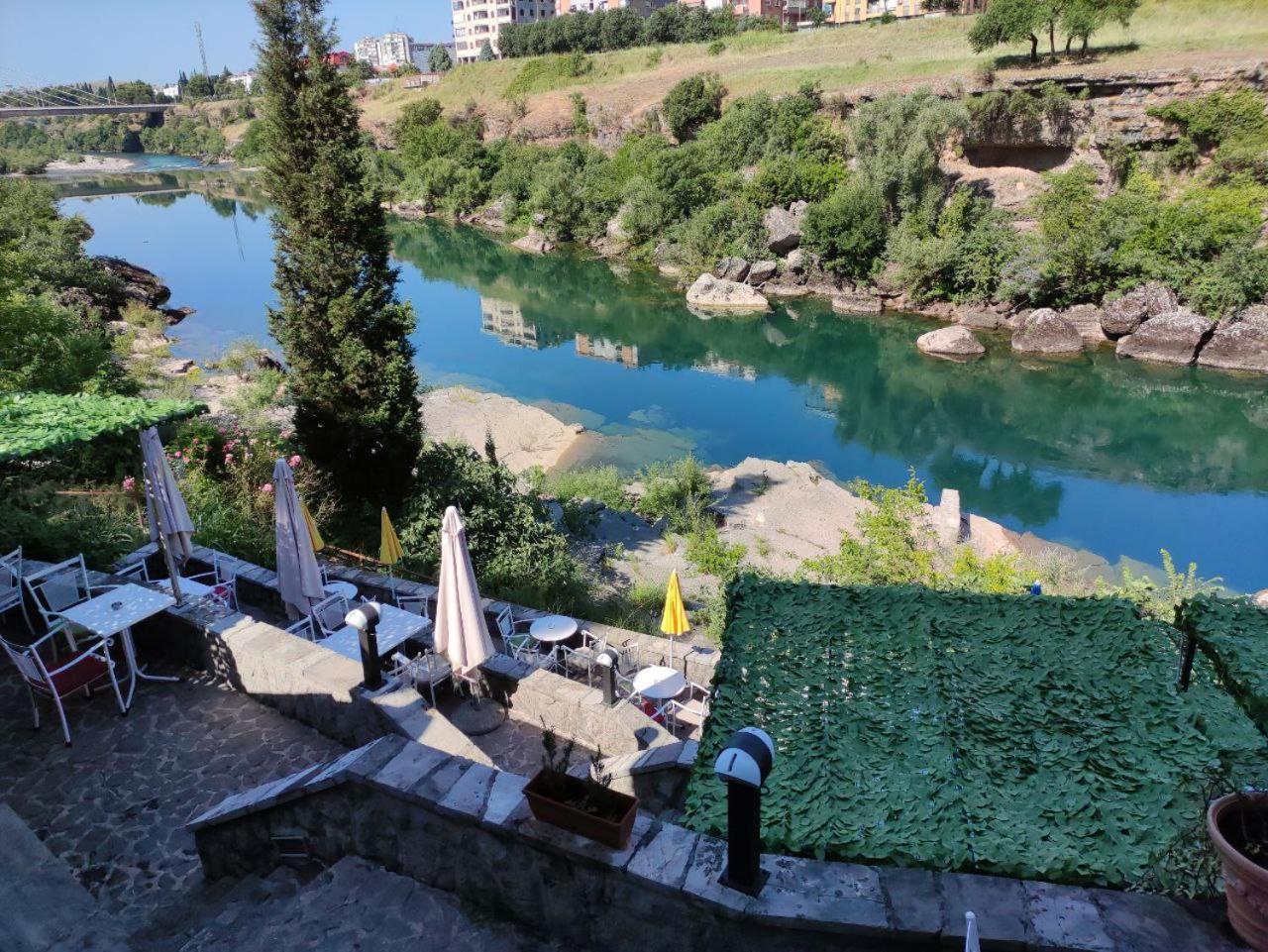 Hotel Ambasador Подгорица Екстериор снимка